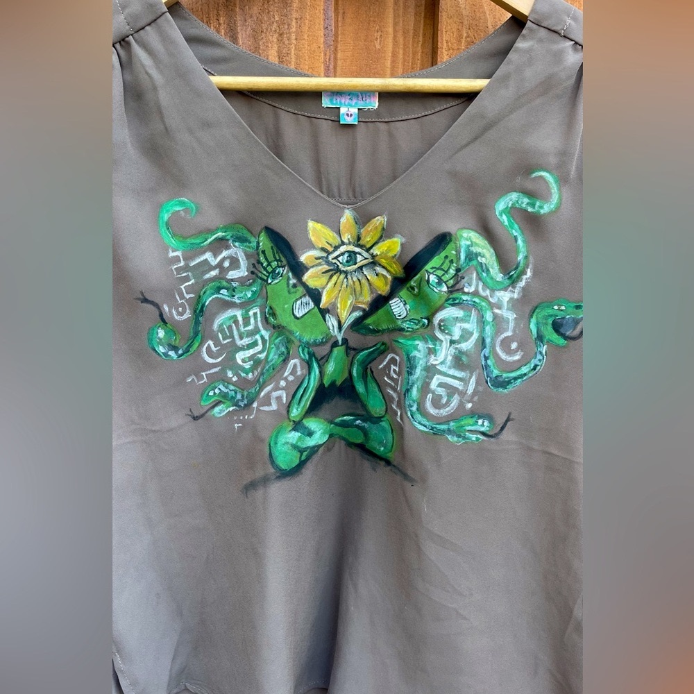 Hand Painted Blouse Shirt Third Eye Alien Art Artsy Medusa Snake High Low Women - Picture 2 of 5